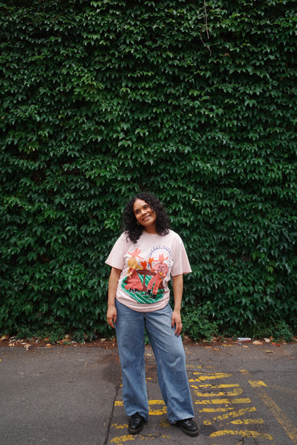 Love and light tee - pink edition